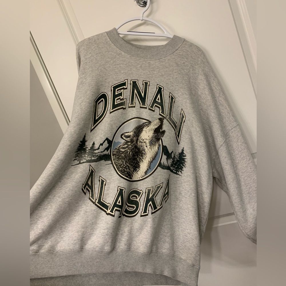 Denali Alaska Gray Graphic Crewneck Sweatshirt - Picture 2 of 4
